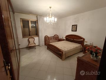 Camera da letto anni 90 in perfette condizioni