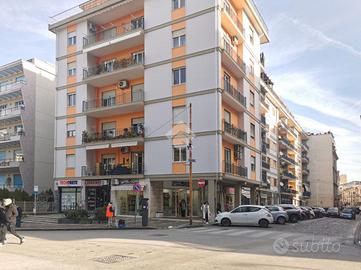 3 LOCALI A CASTELLAMMARE DI STABIA