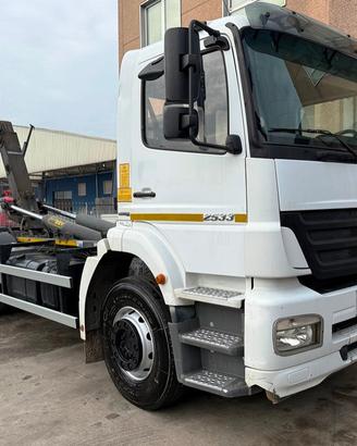 MB AXOR 2533 Camion/ Scarrabile