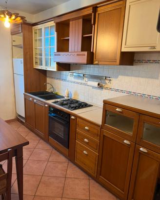 Cucina componibile in ciliegio
