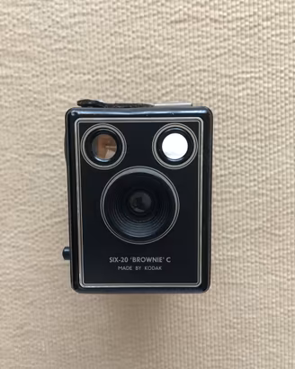 Kodak six-20 'brownie' c