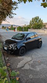 Fiat 500e La Prima