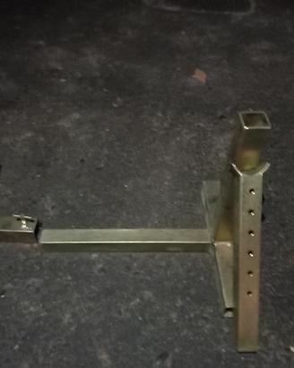 Cavalletto per alzare moto per manutenzione catena