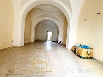 Casa indipendente angolare su due livelli a Giarre