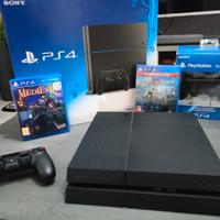 Playstation 4 (PS4) + 2 Joystick + 2 Giochi
