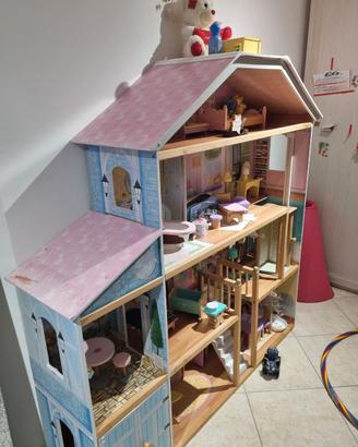 Casa delle bambole con accessori