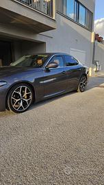 Giulia 2.2 180 cavalli  disel
