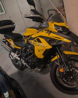 moto Benelli TRK 502