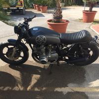 Suzuki GS 1000 cafe racer del 1980