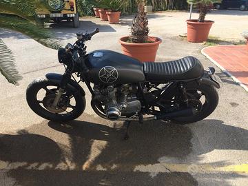 Suzuki GS 1000 cafe racer del 1980