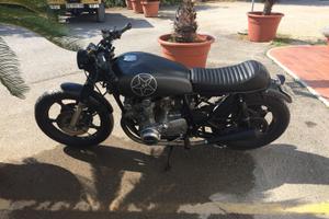 Suzuki GS 1000 cafe racer del 1980
