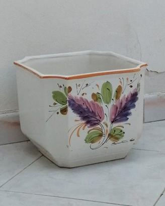 Coprivaso in ceramica dipinto a mano