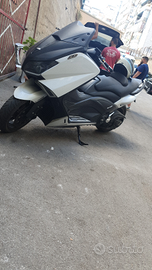 Yamaha T-Max 530