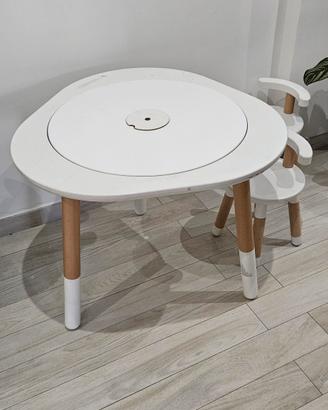 Tavolo Stokke Mutable con sedie