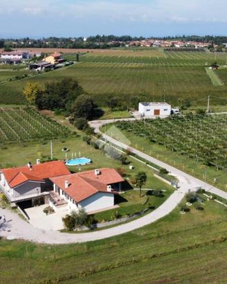VILLA SINGOLA A LAZISE