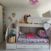 Letto a castello con meccanismo a ribalta