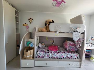 Letto a castello con meccanismo a ribalta