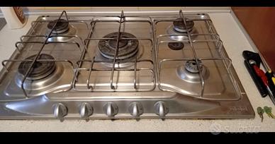 Cappa e piano cottura