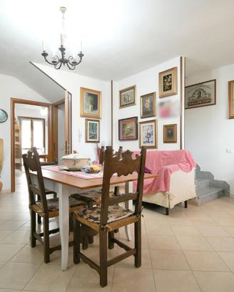 Indipendente con cortile e posto auto