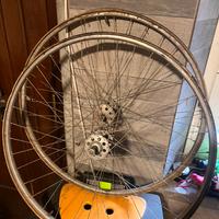 Vari cerchi e bici di Bartolomei