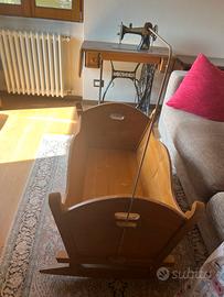 Culla a dondolo in legno