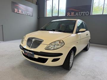 Lancia Ypsilon 1.2 16V Oro