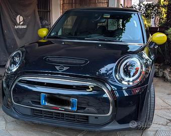 mini Cooper se Camden edition