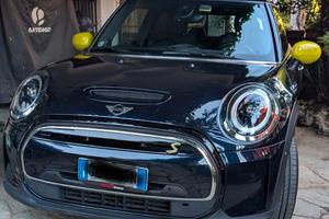mini Cooper se Camden edition