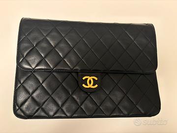 Borsa chanel classic push lock flap bag media