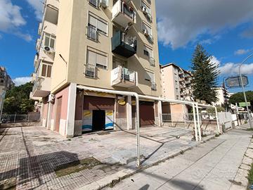 Via R. D'Aquino Zisa Noce Perpignano Bassa Negozio