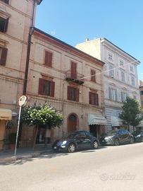 camere per studentesse in via Carducci 