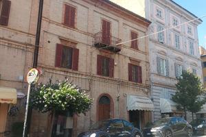 camere per studentesse in via Carducci 