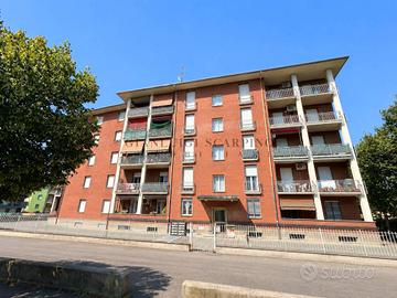 Appartamento di 120 m² con 5 locali e box auto a I
