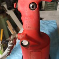 rivettatrice pneumatica Fac Rac 