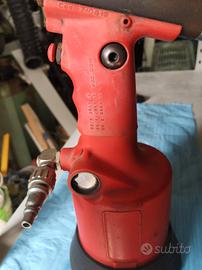rivettatrice pneumatica Fac Rac 