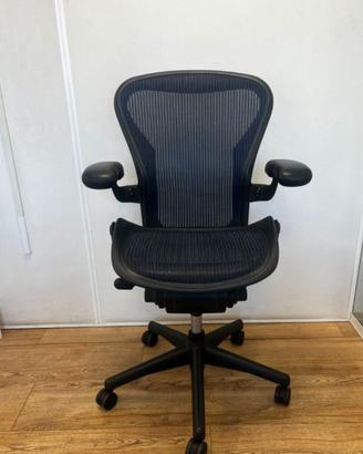 Herman Miller Aeron ricondizionata - blu