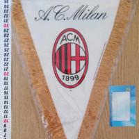 Gagliardetto A.C. Milan 1899, periodo anni 80/90