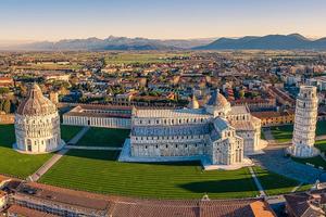 A soli 800 metri dalla Torre