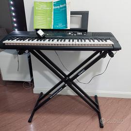 Tastiera musicale digitaleYamaha EZ-220.