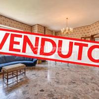 AMPIO APPARTAMENTO CON QUATTRO BALCONI, BOX AUTO E