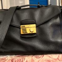 Borsa nera Prada in vitello daino modello BT5034