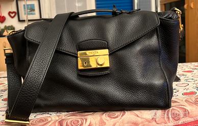 Borsa nera Prada in vitello daino modello BT5034