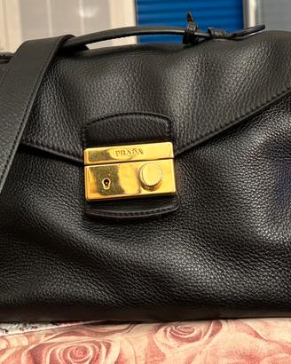 Borsa nera Prada in vitello daino modello BT5034