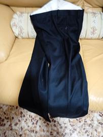 un pantalone elegante da vestito da uomo 