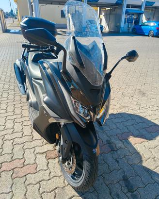 Kymco AK 550