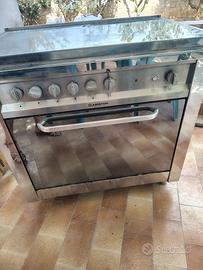 cucina Ariston gas e elettrica