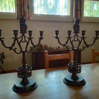 Coppia di maestosi candelabri eclettici