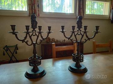Coppia di maestosi candelabri eclettici