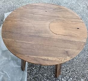 Tavolo in legno rotondo restaurato antico