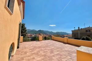 Appartamento con Terrazzo e Posto auto